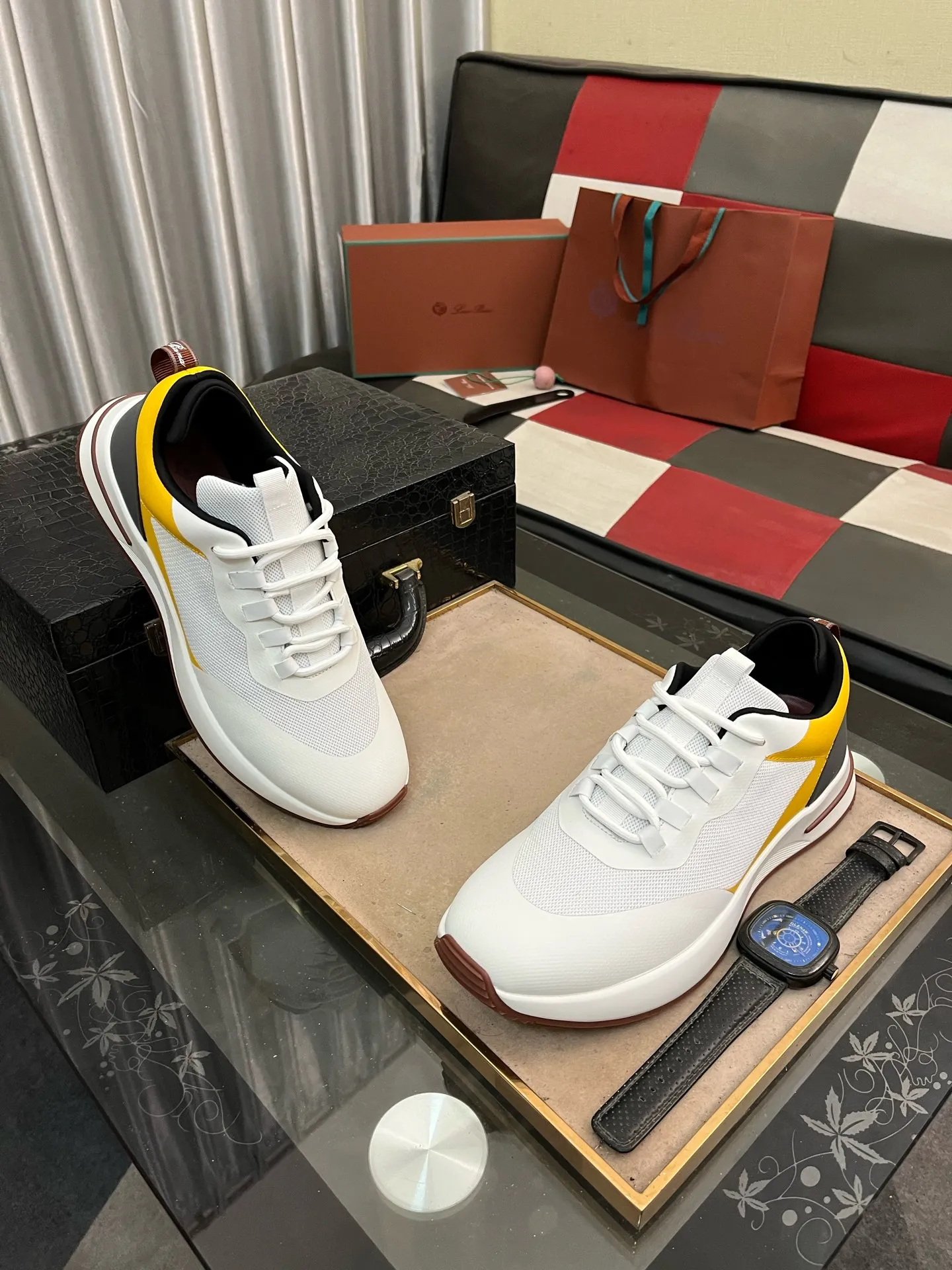 Men's men's shoes💰560⌚️⌚️LoroPiana/Noyo Piana WeekendWalk men's new thick-soled sports shoes, LP lace-up casual shoes that are as comfortable as clouds! The upper is made of cowhide leather, highlighting the sporty style. The lightweight sole adds a touch of modernity to the shoe. Counter original box packaging with dust bag!  Size: 38-449️⃣Colors available